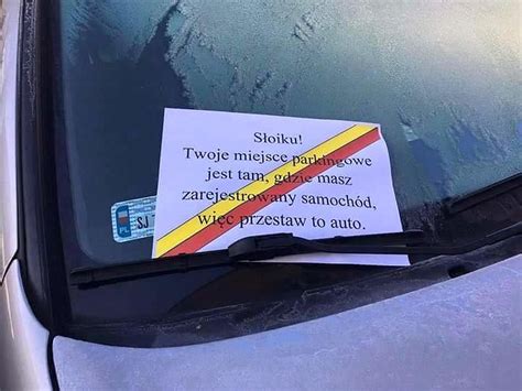 Kierowca parkuje a za wycieraczką kartka Słoiku Twoje miejsce