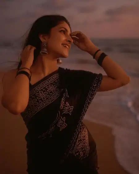 Meenakshi Dinesh Hot And Cute Pics And Photos