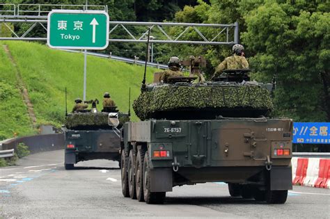 ヱ On Twitter 陸上自衛隊 善通寺駐屯地 16式機動戦闘車 第15即応機動連隊の16mcvが東名高速を走行しました。 Vdab3tvzue Twitter