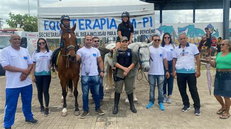 Centro De Equoterapia Oferece Aulas Gratuitas Para Montar A Cavalo Em