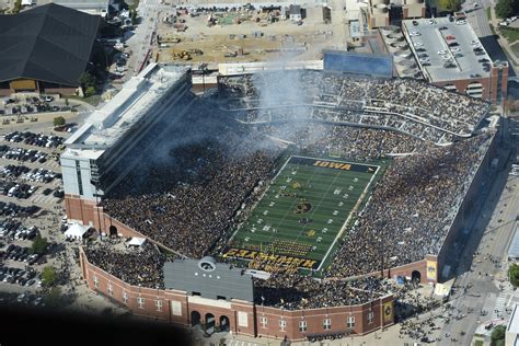 Iowa Air Guards 185th Arw Performs Kinnick Stadium Flyover At Iowa Vs