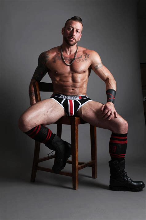 WATCH GAY PORN STAR HUGH HUNTER TALK ABOUT DATING Daily Squirt