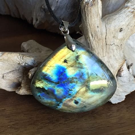 Pendentif Labradorite Lithothérapie chakras Pierres Indigo