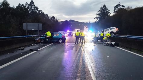 Un Coche En Sentido Contrario Embiste A Otro Coche Y Provoca Tres