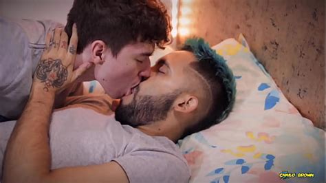 Vídeos beso blanco XVIDEOS