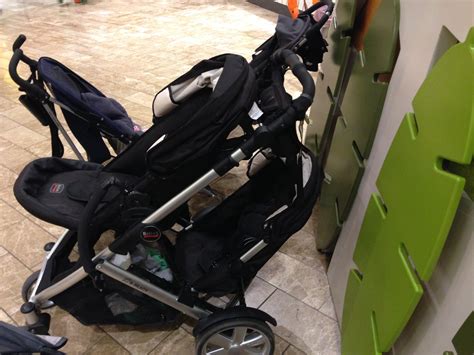 Les poussettes aux US - Les aventures de la famille Bourg