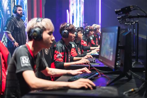 Phong V Buffalo Stun G Esports For First Win Of Msi