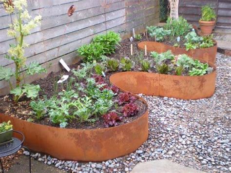 15 Awesome DIY Garden Bed Edging Ideas