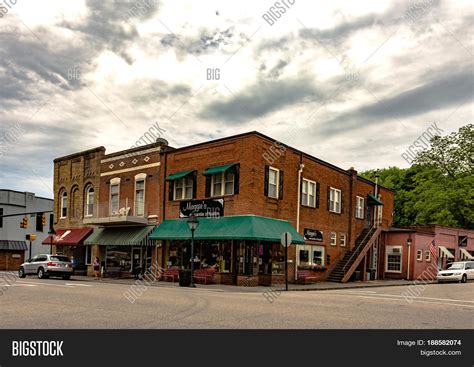 Loudon Tennessee USA Image & Photo (Free Trial) | Bigstock