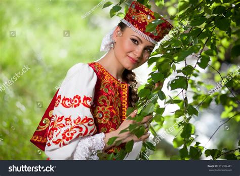 21,353 Girl Russian Traditional Dress Images, Stock Photos & Vectors ...