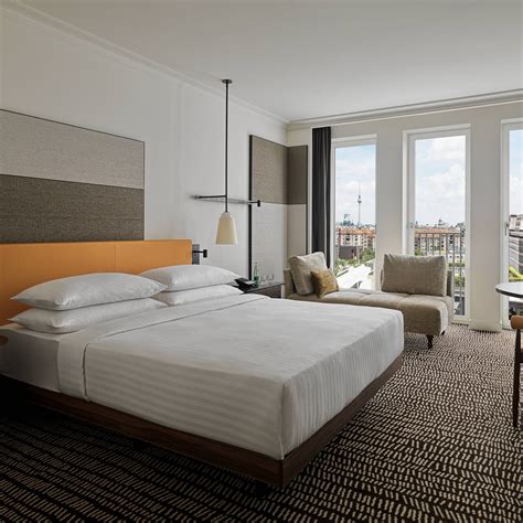 Hotel Rooms & Executive Suites in Berlin | Berlin Marriott Hotel