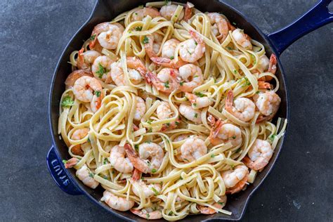 The Easiest Shrimp Linguine (Crazy Good) - Momsdish