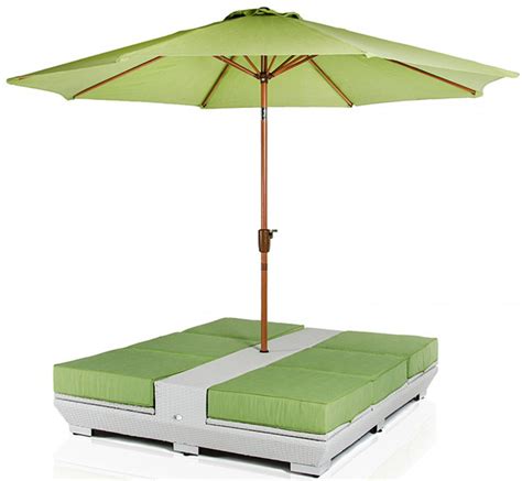 Daytona Green Lounge Chairs With Umbrella | Outdoor Patio Furniture