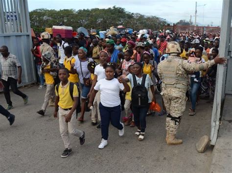 Todos Los Días Cientos De Haitianos Entran Rd Sin Control