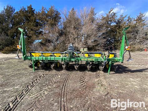 John Deere 7300 8r30 3 Pt Planter Bigiron Auctions