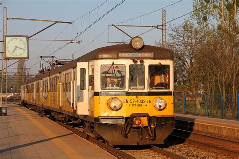 PR EN57 1039 Wrocław Sołtysowice train station 10 04 201 Flickr