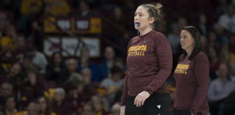 Women S HoopDirt Whalen Receives Contract Extension At Minnesota