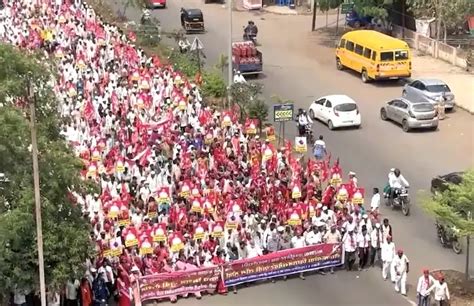 Eknath Shinde Maharashtra Farmers Protest Update Devendra Fadnavis