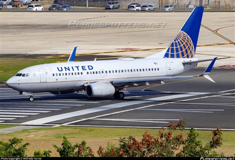 N17730 United Airlines Boeing 737 724 WL Photo By Wilfredo Torres ID