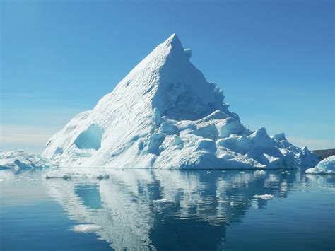 World's largest iceberg, A23a, is heading toward which country ...