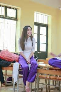 Hình ảnh mũm mĩm ngố tàu của hot girl Việt thời còn là học sinh cấp
