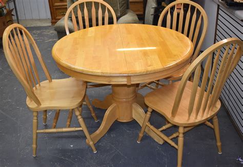 Round Oak Pedestal Kitchen Table