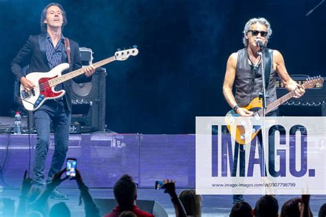 Italian Singer Music Concert Ligabue Dedicato A Noi Ligabue Stage