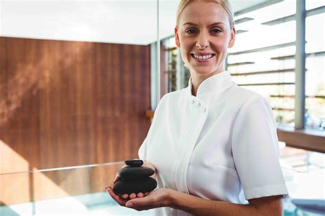 The benefits of training therapists to offer clients psychological support