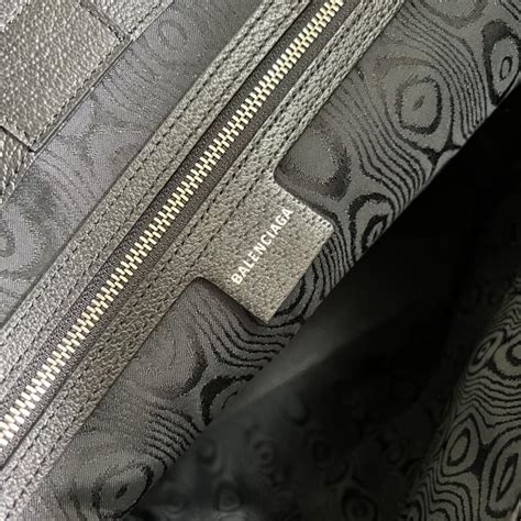 Luxury redefined: gucci's bag collection unveiled - 730