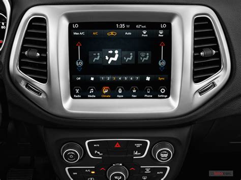 2018 Jeep Compass: 110 Interior Photos | U.S. News