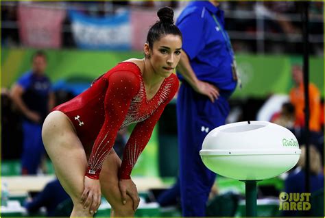 Simone Biles Wins All Around Gold Medal Aly Raisman Grabs Silver In