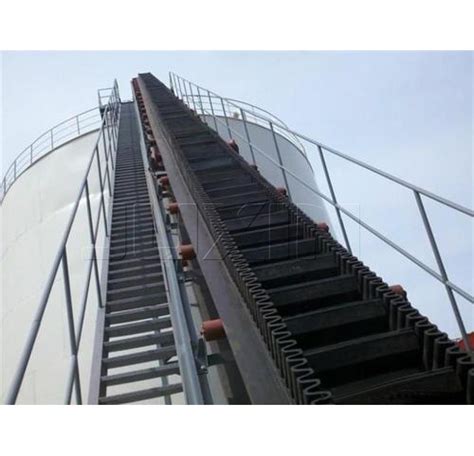 High Performance Large Inclination Belt Conveyor System China Long