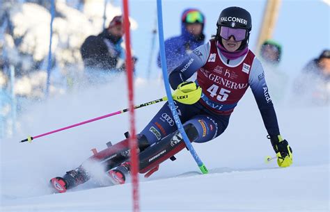 LEVI - Vlhova inforca, vince Shiffrin, Peterlini ancora un gran