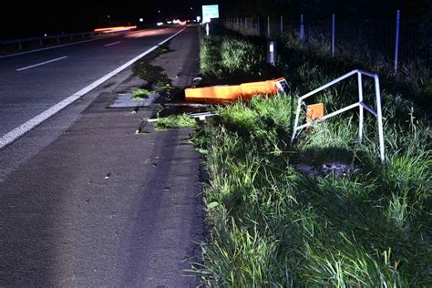 Sevelen Sg Bei Unfall Auf Der Autobahn In Notrufs Ule Gekracht