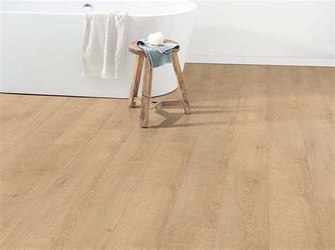 EGGER PRO Aqua Plus Classic 8mm Light Newbury Oak EPL046 Laminate Flooring