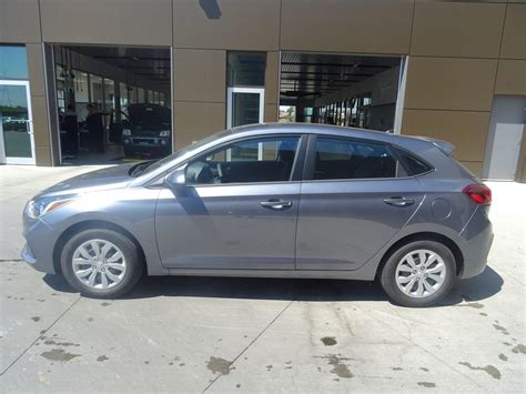 Hyundai Accent Hatchback Base Version Rhyundai