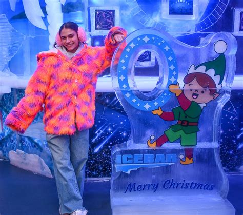 Minus5 IceBar Unveils Holiday Themed Ice Sculptures | iGoVEGAS.com