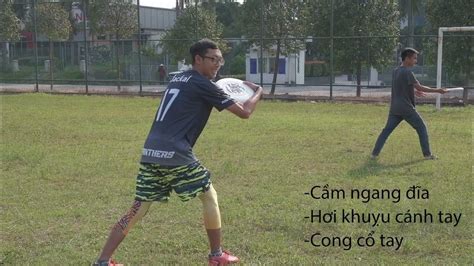 Tutorial How To Throw A Backhand Vgu Ultimate Frisbee Club Youtube