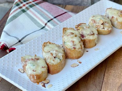 Make-Ahead Bacon and Cheese Crostini Appetizer