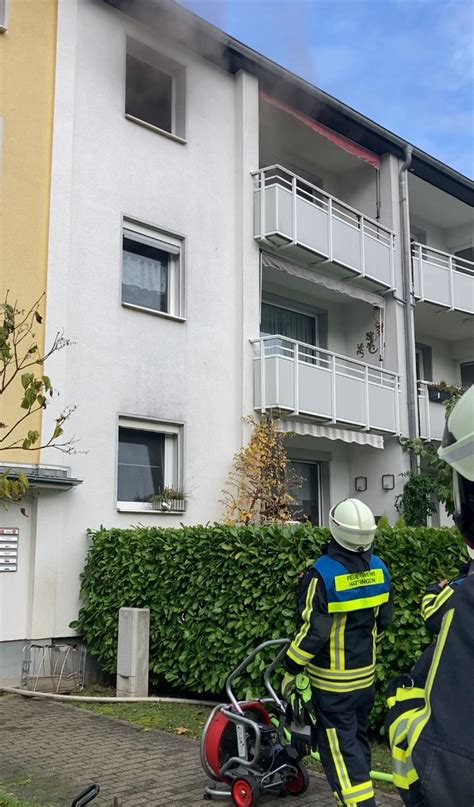 Fw En Zimmerbrand In Hattingen Zwei Personen Verletzt Presseportal