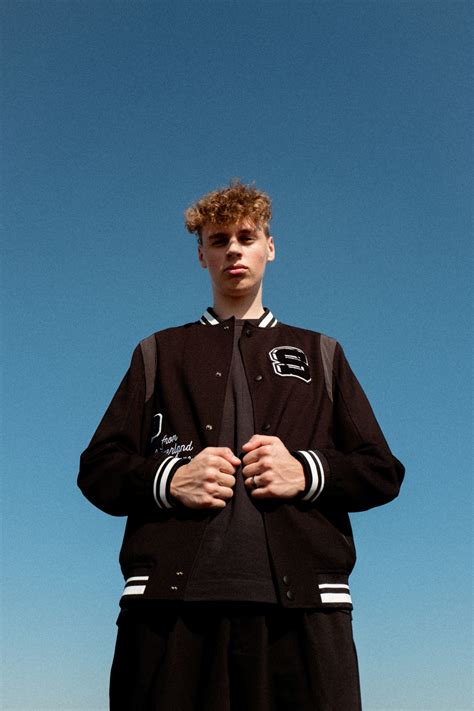 content creator team ovation esports