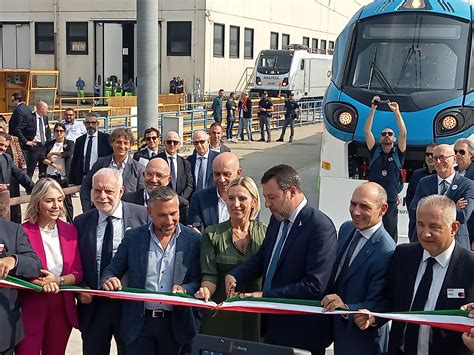 Rho Il Primo Treno A Idrogeno D Italia Viagger In Lombardia Prima