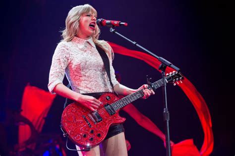 Photos: Taylor Swift in concert on 'Red Tour' | Entertainment | tucson.com