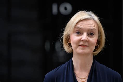 Uk Prime Minister Liz Truss Resigns After 6 Turbulent Weeks In Office