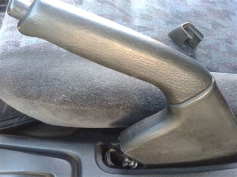 Смазка тросика ручника — Nissan Bluebird (U14), 2 л, 1996 года | своими ...