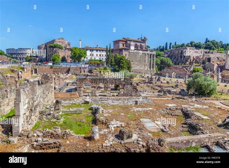 The ruins of ancient Rome Stock Photo - Alamy