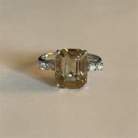 Proantic White Gold Tourmaline Diamond Ring