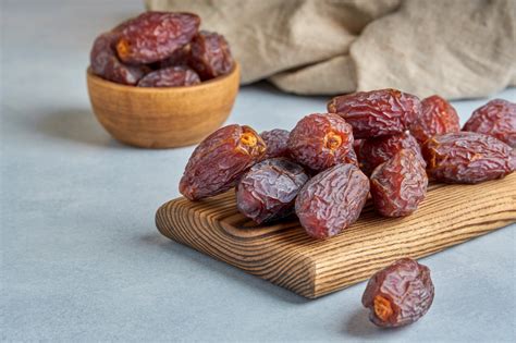 Organic Medjool Dates - 16 oz - Desert Spoon Food Hub