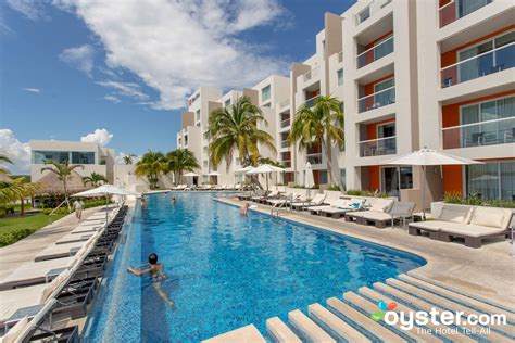 Real Inn Cancun - The Pool at the Real Inn Cancun | Oyster.com Hotel Photos