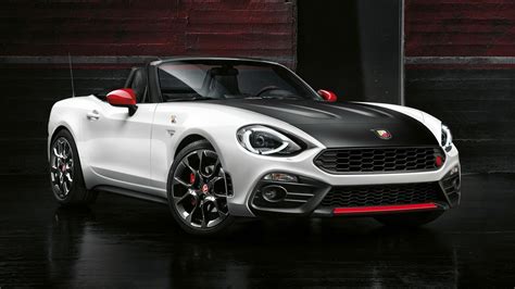 Fiat 124 Spider Abarth 170 Koní A 1060 Kilogramů Foto